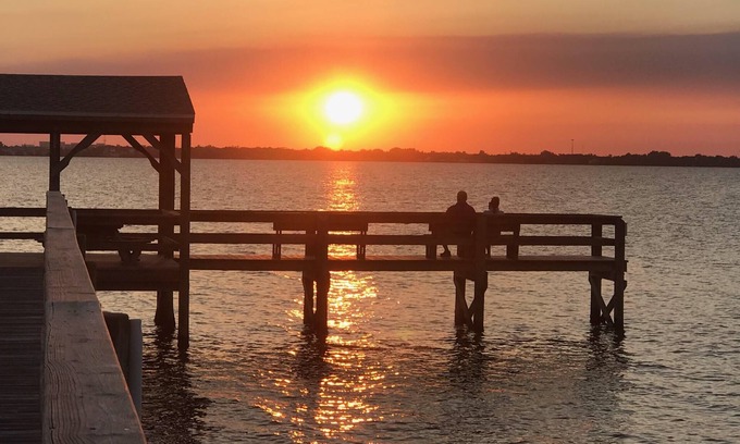Melbourne Beach House | 2BR RENOVATED CONDO: WALK TO RIVER & BEACH! FISH, KAYAK, POOL,TENNIS & MORE