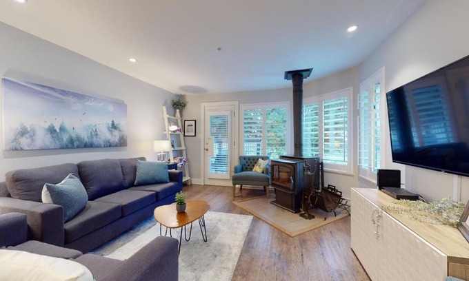 Blackcomb House | 2BR Renovated Townhouse in Benchlands by Harmony Whistler