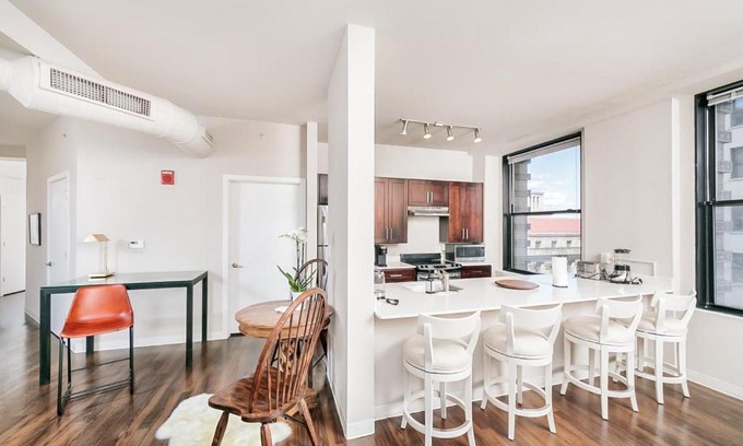 Downtown Baltimore Apartment | 2BR Stunning Lux Apartment Free Parking, Rooftop Deck & Gym, ADA Compliant