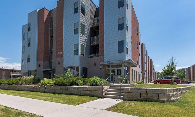 Ames Apartment | 2BR Suite Near Jack Trice Stadium