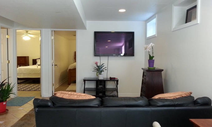 Foxhall Village House | 2BR Unit Walking to Georgetown Univercity DC MedStar Safe Super price