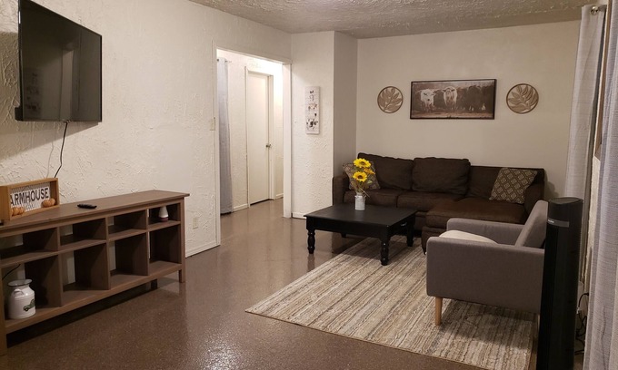 Rockford House | 2br updated private entrance upstairs