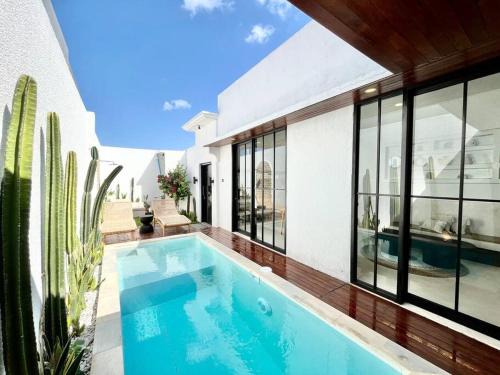 Denpasar Timur Villa | 2BR Villa The Three Cactuses Stylish Mediteranian 5mins to Sanur Beach