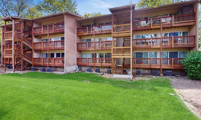 Lisle Condo | 2BR w/Balcony, Fireplace & Wi-Fi