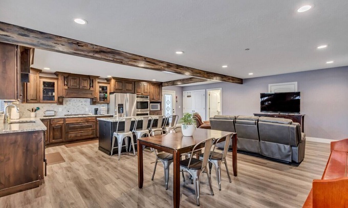 Layton House | 2BR with King Beds Near Hill AFB and Davis Conference Center