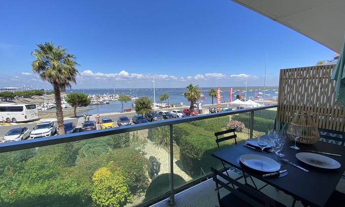 Arcachon Apartment | 2BR with terrace, parking and wifi in Arcachon