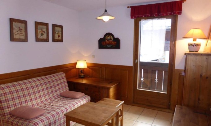 Les Contamines-Montjoie Apartment | 2nd floor, balcony, parking, tv, ski locker, 35m², Les Contamines-Montjoie