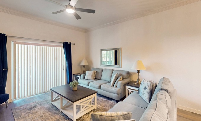 Bahama Bay Condo | 2nd-Floor Comfortable Condo w/Shared Pools, Hot Tub, High-Speed WiFi, & A/C