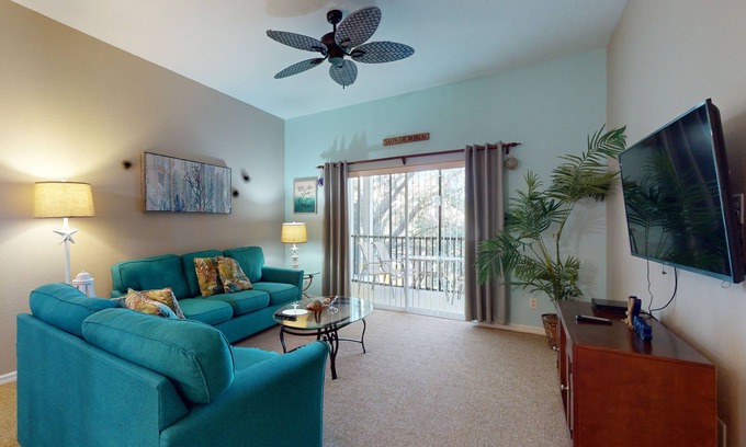 Bahama Bay Condo | 2nd-Floor Condo w/Balcony & Shared Pools, Sauna, Gym - Near Theme Parks