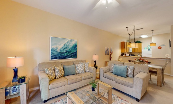 Bahama Bay Condo | 2nd-floor condo with pool & hot tub view, lanai & splash pad- 10 miles to Disney