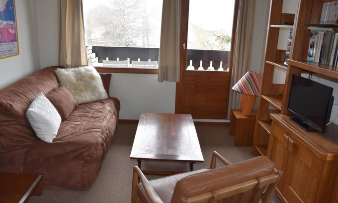Pralognan-la-Vanoise Apartment | 2nd floor, swimming pool, balcony, tv, ski locker, 54m², Pralognan-la-Vanoise
