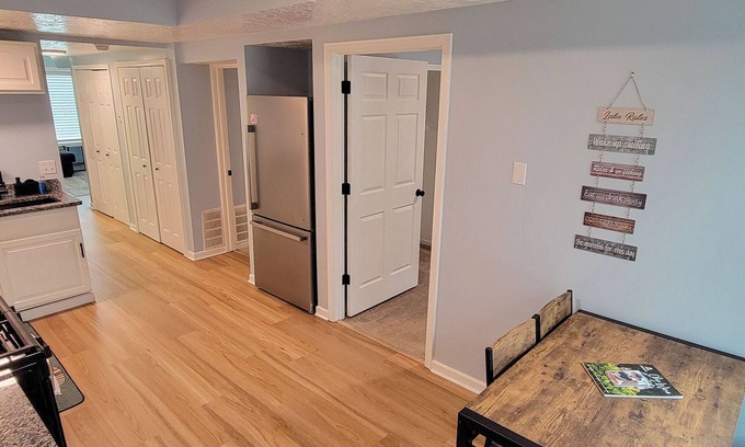 Geneva-on-the-Lake Condo | 2nd Floor Lakeview 2-Bedroom Condo in Geneva U4
