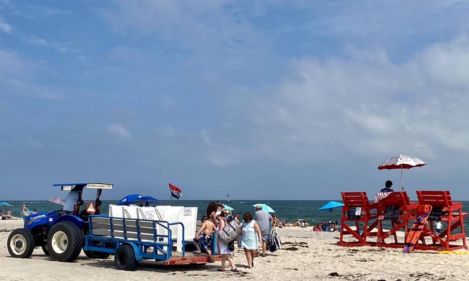 Barnegat Light Apartment | 2nd in from the Ocean with Bikes and Beach Chairs.