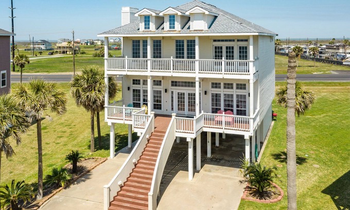 Indian Beach House | 2nd row Gulf Views, Open Floor Plan, 2 Decks & Dog Friendly in Indian Beach