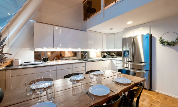 Helsinki City Centre Apartment | 2ndhomes Bright & Modern 107m2 Penthouse