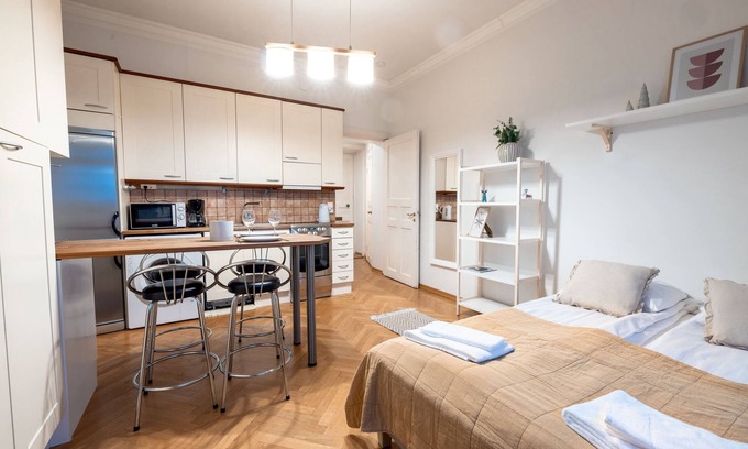 Punavuori Apartment | 2ndhomes Cozy & Compact Top Floor Studio