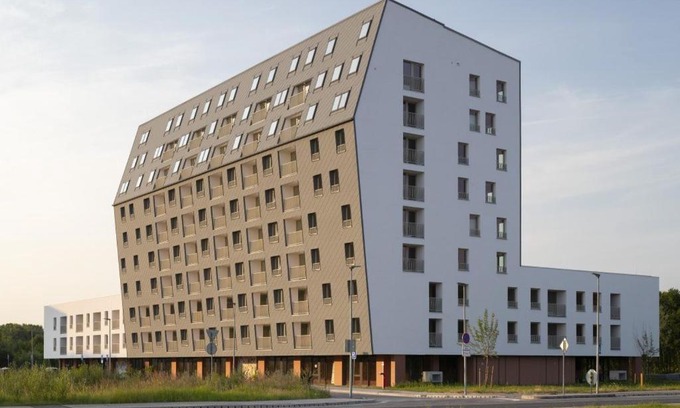 Ruzinov Apartment | 2x2x2 apartment - nový 2 izbový apartmán, 2-minúty od letiska, 2- garáže