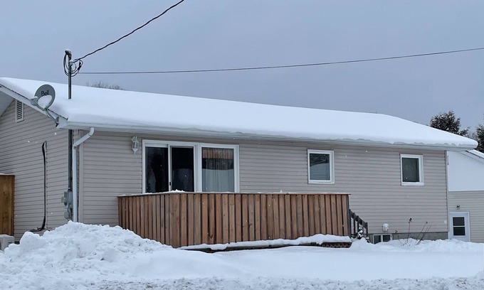 Temagami House | 3+1 bedroom, 2 full bath. Well cared for family home.