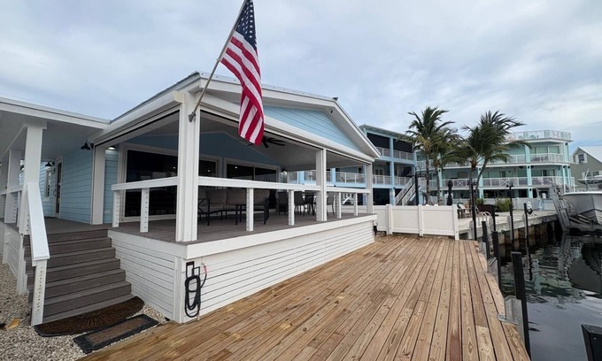 Key Largo House | 3/2 home in beautiful Key Largo with private 40' boat dock.