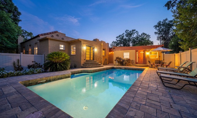 Lakeland House | 3/2 Luxury Spanish Villa - Pool - Pet Friendly