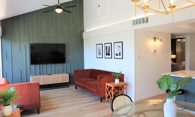 Comanche Point At Point Venture House | 3/2 MODERN GEM RECENTLY RENOVATED