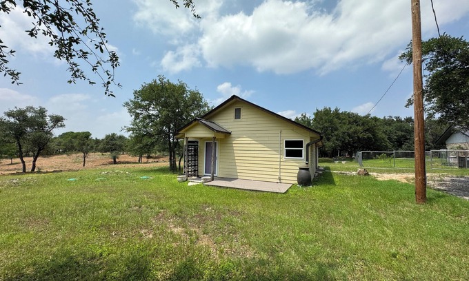 Brushy Bend Park House | 3.5 acre home - Round Rock Brush Creek Corporate remodeled fully furnished