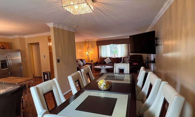 Silver Spring House | 3-B rooms 5 beds & 2 BR Spacious House 1 mile from downtown with 2 free parking.