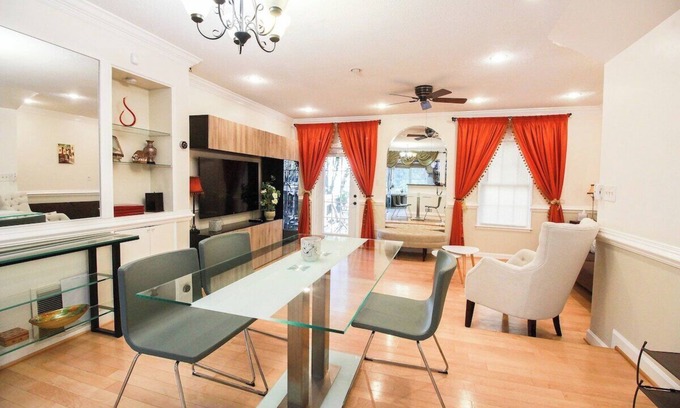 Reston Apartment | 3 Bd 1.5 Ba Glorious & Convenient DC 30 min metro