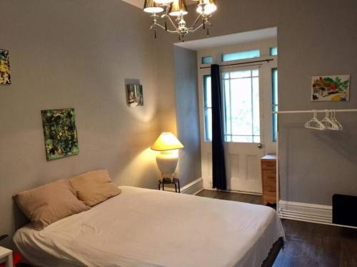 Shaughnessy Village Apartment | 3 Beautiful Bedrooms near Metro