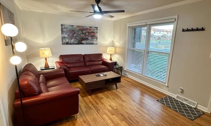 Columbia Apartment | 3 Bed 1.5 Bath Pet Friendly Apt
