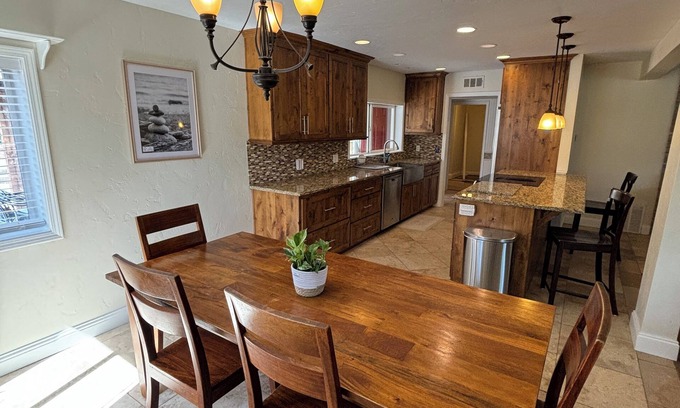 Larkspur House | 3 bed 2 bath, 1,800 sf house minutes from Old Mill on large lot