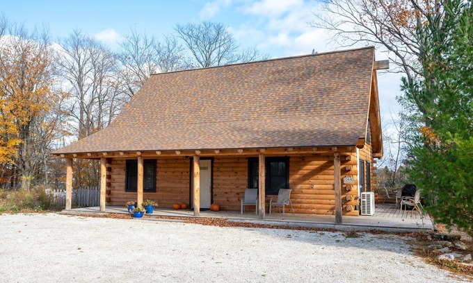 Sister Bay Cabin | 3 bed 2 bath log cabin w/firepit in Sister Bay, WI
