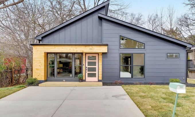 Chattanooga House | 3-bed 2-bath Modern Charmer near Downtown