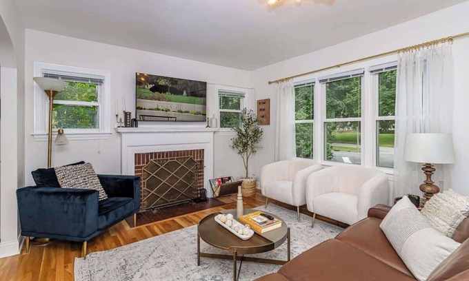 Ames House | 3 bed/2 bath-Walk to Jack Trice Stadium