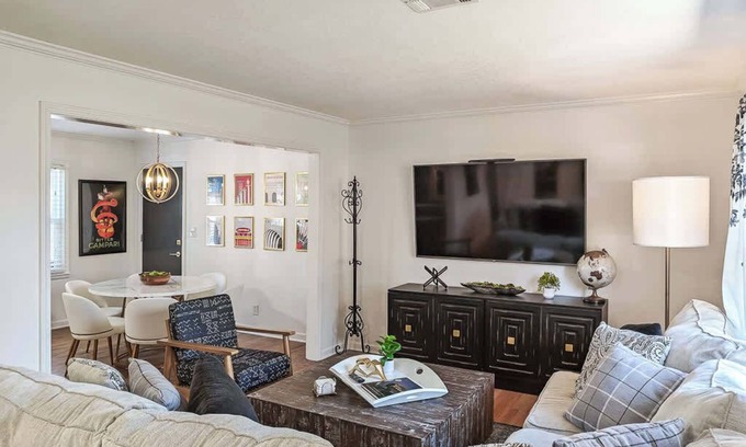 Overland Park House | 3 Bed 2 Bath with Hot Tub