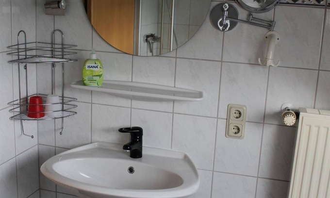Halsdorf Other | 3-bed apartment attic storey left - Ferienwohnungen Bauernhof Heck