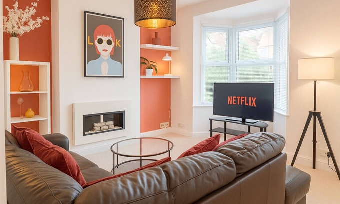 Barling Apartment | 3 Bed Family House Free Parking