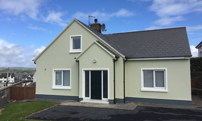 Lahinch House | 3 Bed Gem in the Emerald Isle Minutes Stroll from Lahinch