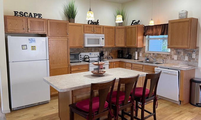 Fernandina House | 3-Bed Gem with Golf Cart & Prime Location in the Village of Fernandina