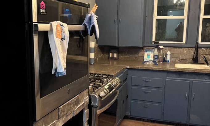 Cedar Rapids House | 3-bed house in Cedar Rapids New Kitchen. Close to Lindale Mall, Marion, Downtown
