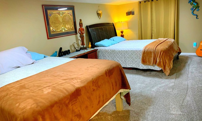 Draper House | 3 bedrm Luxurious Apartment with Best View in Salt lake City and Private Hot Tub