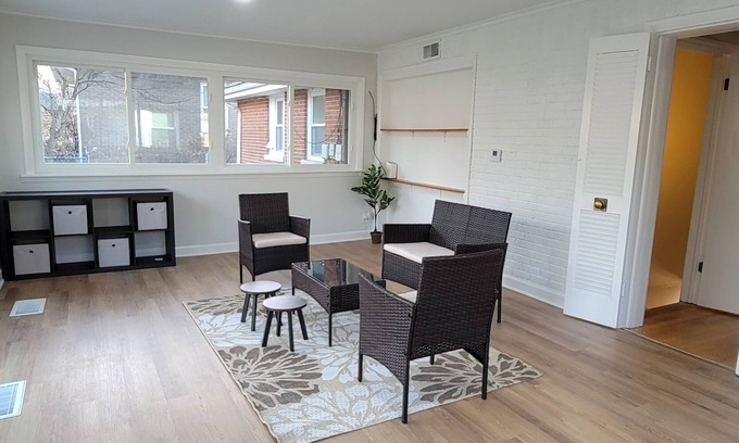 Skokie House | 3 Bedroom, 1.5 Bath in The Heart Of Skokie, 4 Seasons Porch and Pet-Friendly