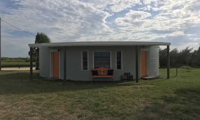 Port Lavaca House | 3 BEDROOM, 2 BATH ROUND HOUSE ON THE BAY AND BAYOU SLEEPS 13