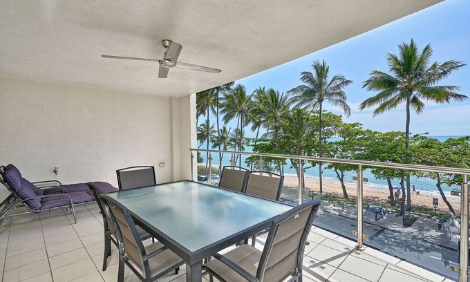 Trinity Beach Apartment | 3 Bedroom 2 Bathroom 2nd Floor Beachfront Meridien Apartment Trinity Beach