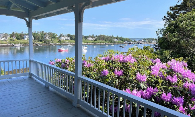 Mid-Coast and Islands Cottage | 3 bedroom, 2 bathroom classic Maine cottage with ocean views into Mackerel Cove