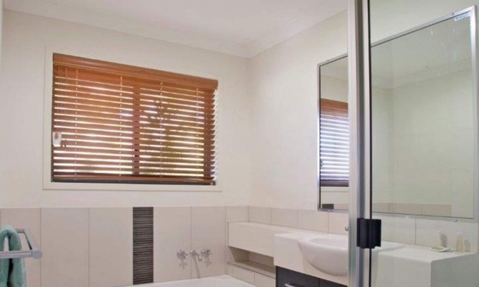 Agnes Water House | 3 Bedroom, 2 bathrooms. Ocean view, 5 minute walk to shops and beach