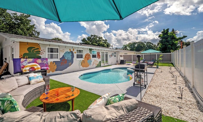 Palm Harbor House | 3 Bedroom 2 Bathroom HEATED POOL home with putting green