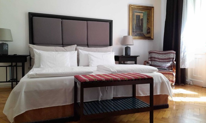 Erzsebetvaros Apartment | 3 bedroom 2 bathroom baclony suite at Opera , personal welcome & private tours