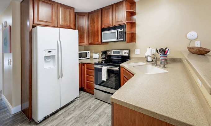 Long Key House | 3 BEDROOM 3 BATHROOM ISLAND TOWN HOME (ENTIRE HOME)