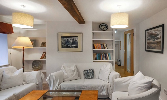 Bishops Castle Cottage | 3 bedroom accommodation in Bishops Castle